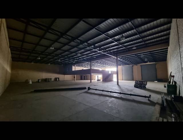 1,309M² WAREHOUSE TO LET IN POMONA